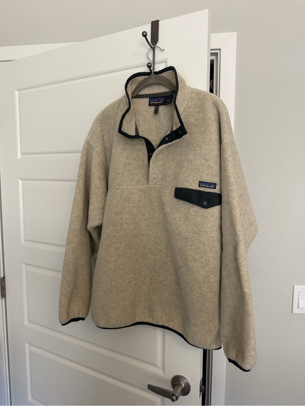Patagonia Beige Synchilla Snap-T Pullover with Green Trim